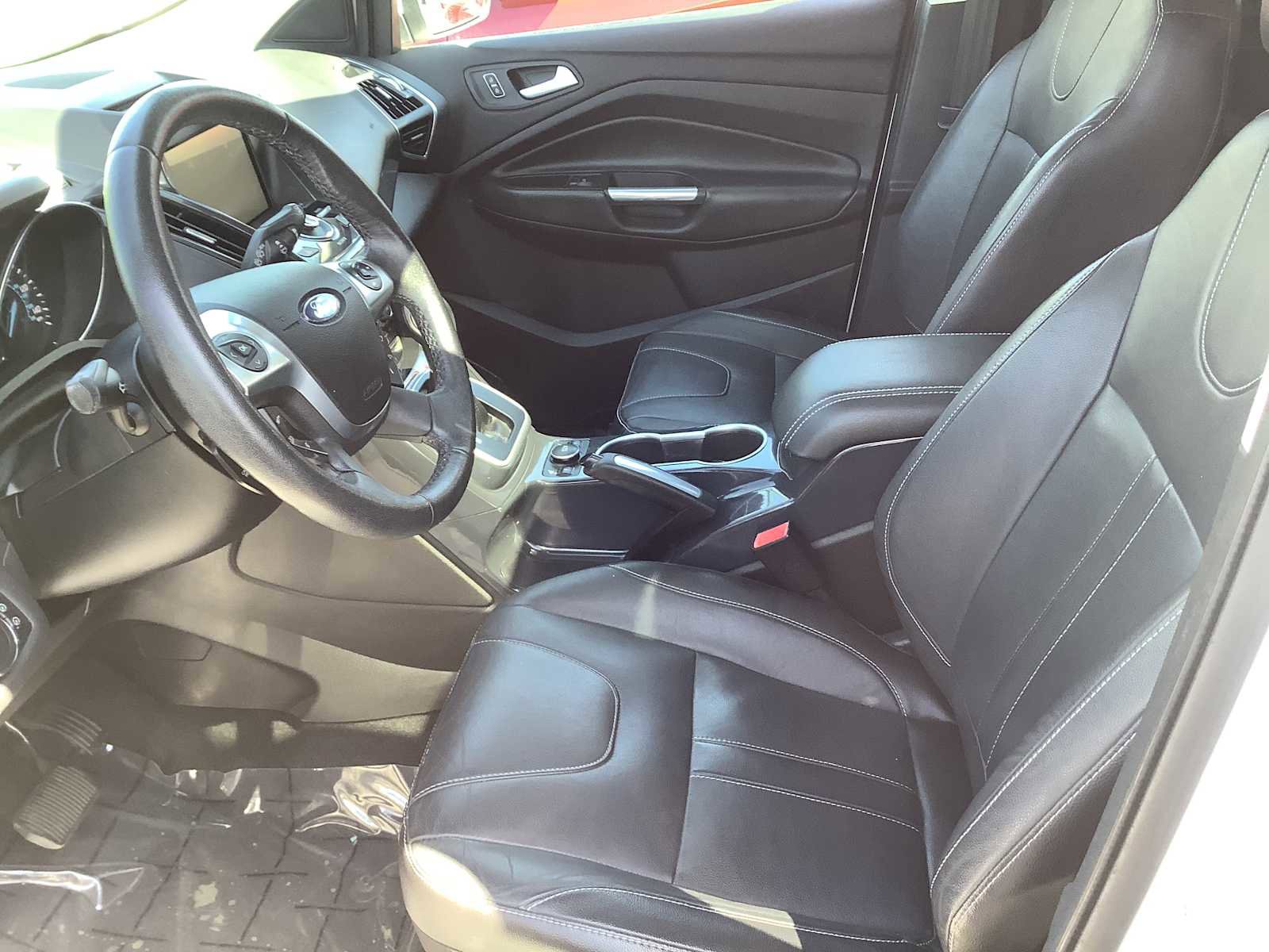 Used 2013 Ford Escape Titanium w/ Class II Trailer Tow Pkg image 2