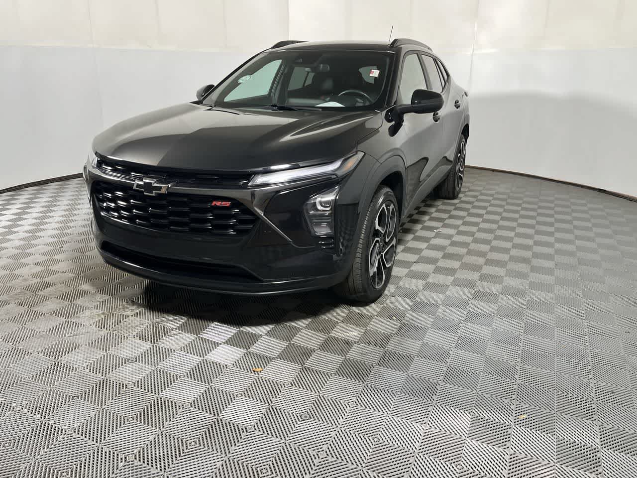 Used 2024 Chevrolet Trax RS w/ Driver Confidence Package FWD image 4