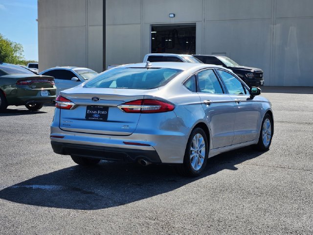 Used 2020 Ford Fusion SE FWD image 6