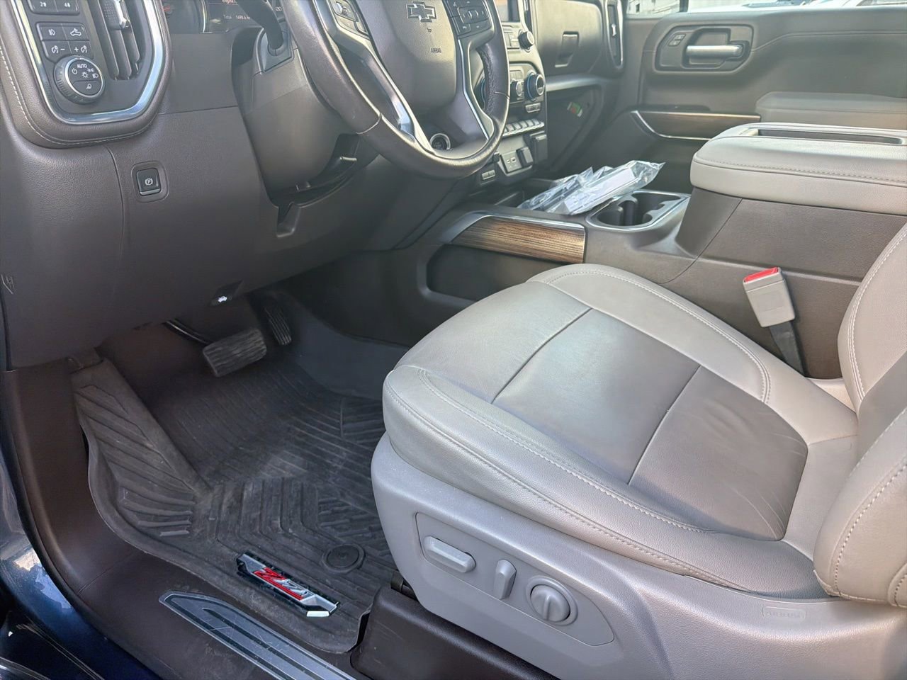 Used 2021 Chevrolet Silverado 1500 LT Trail Boss w/ Convenience Package II AWD/4WD image 22