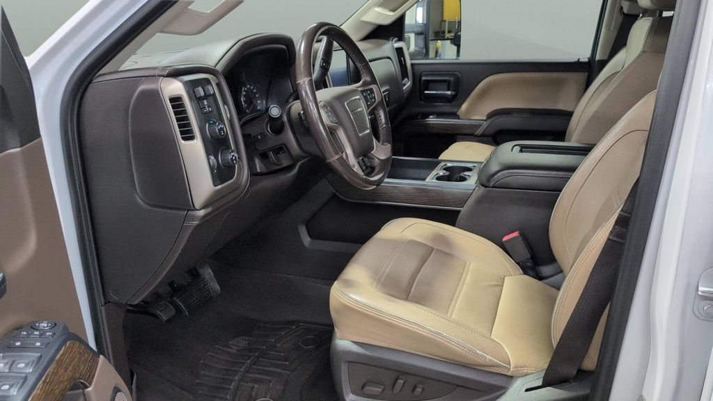 Used 2018 GMC Sierra 2500 Denali AWD/4WD image 9