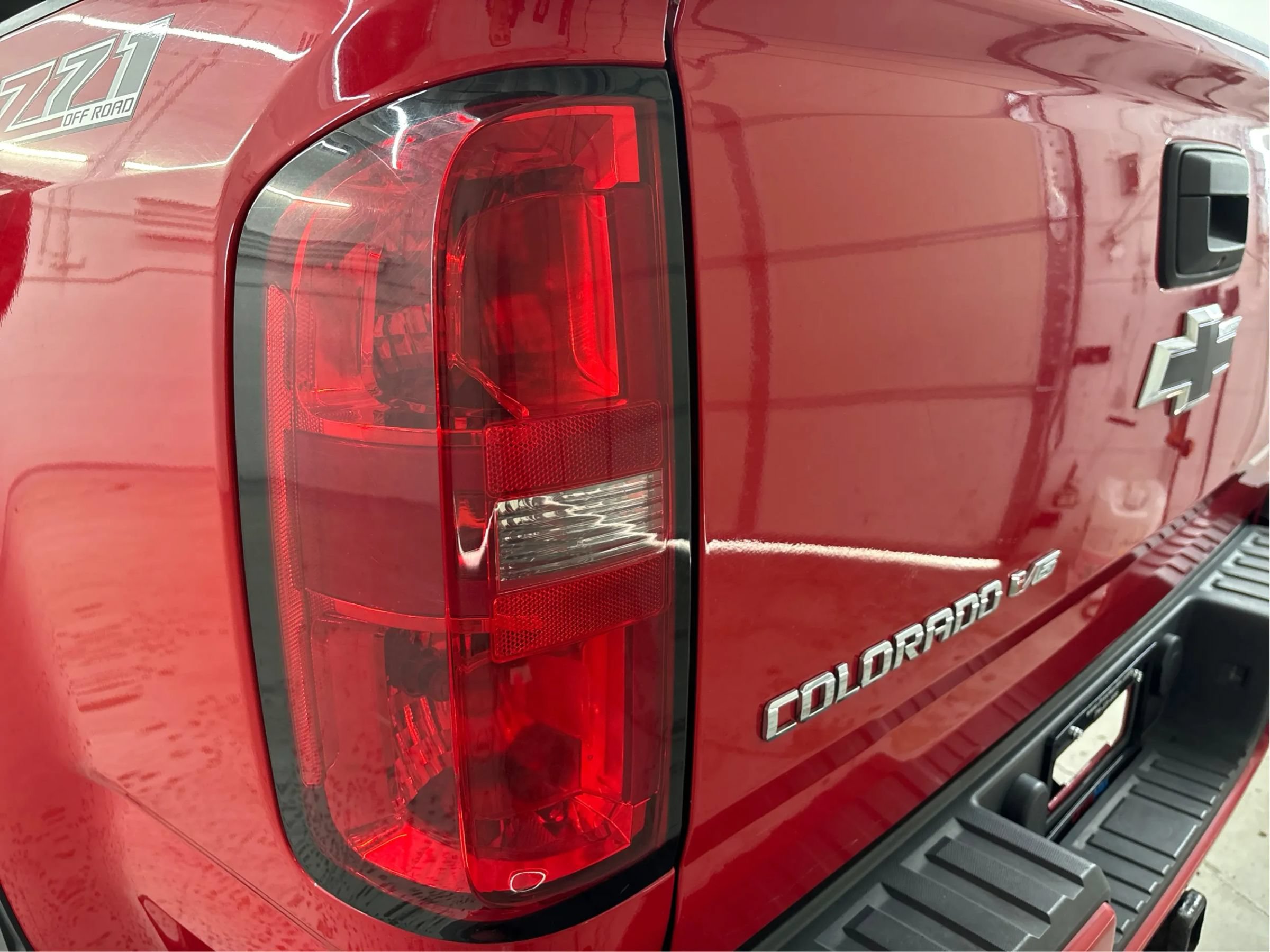 Used 2017 Chevrolet Colorado Z71 AWD/4WD image 32