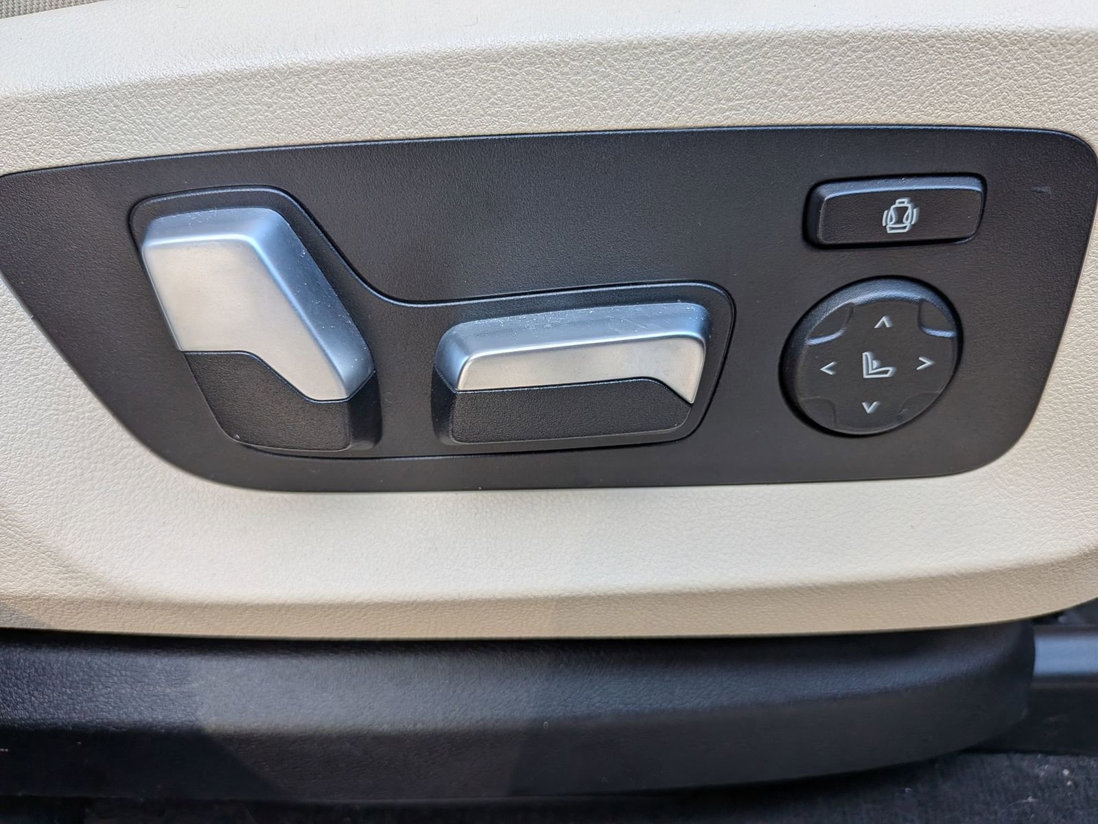 Used 2021 BMW X5 sDrive40i w/ Convenience Package image 41