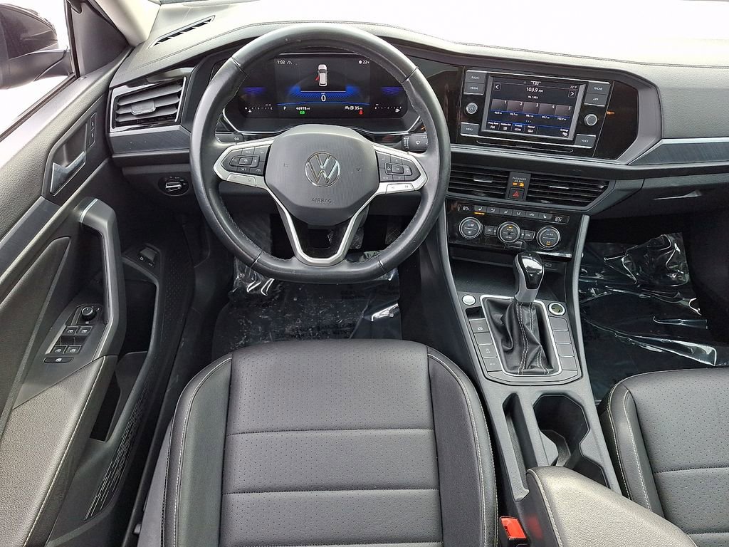Used 2024 Volkswagen Jetta SE image 11