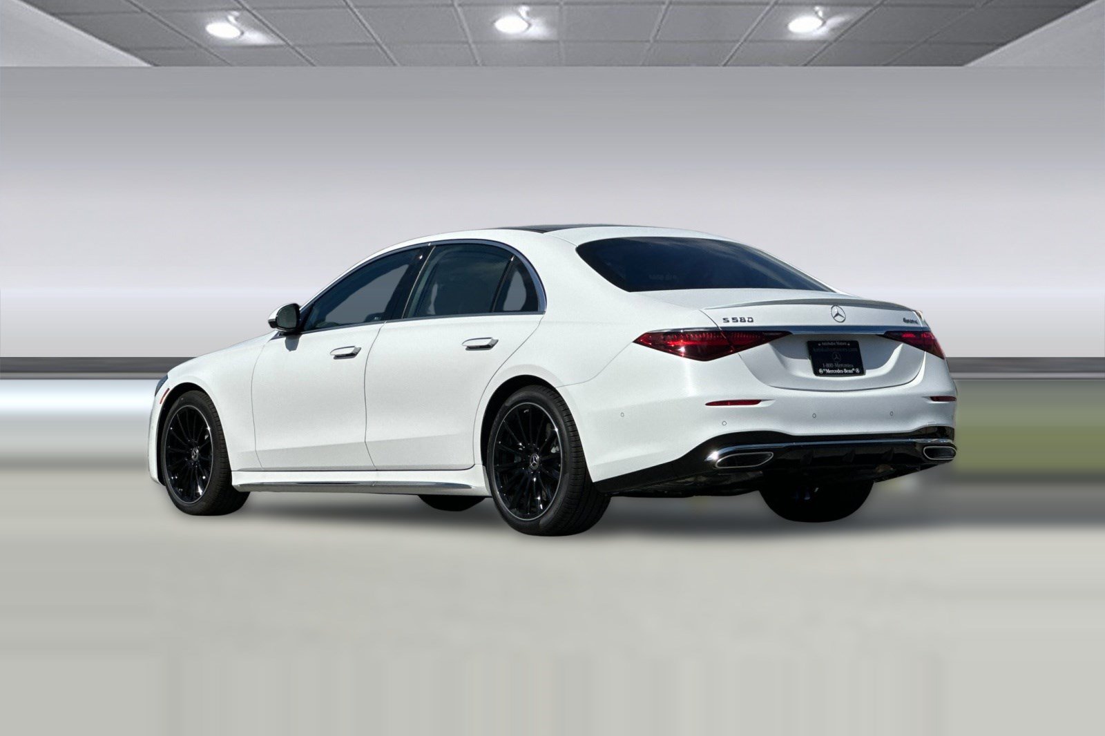 Used 2026 Mercedes-Benz S 580 4MATIC Sedan image 3