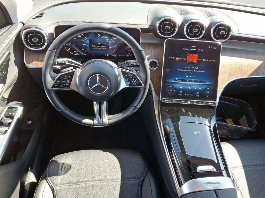 Used 2024 Mercedes-Benz GLC 300 4MATIC image 11
