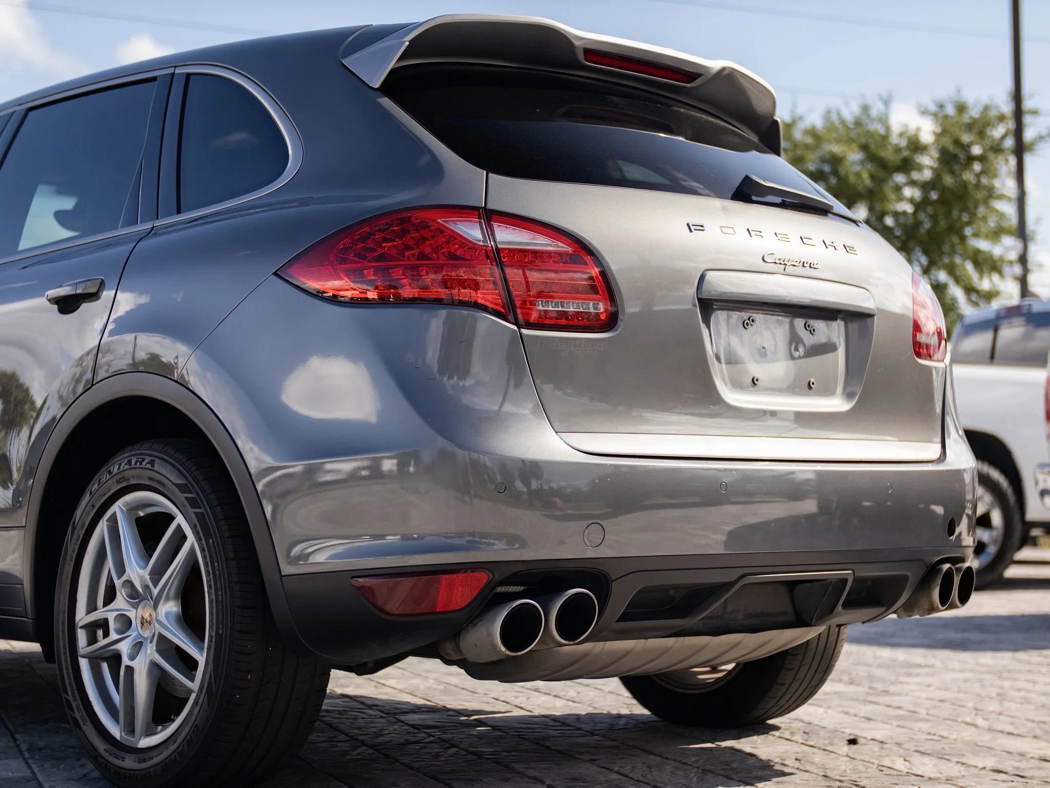 Used 2014 Porsche Cayenne AWD/4WD image 10