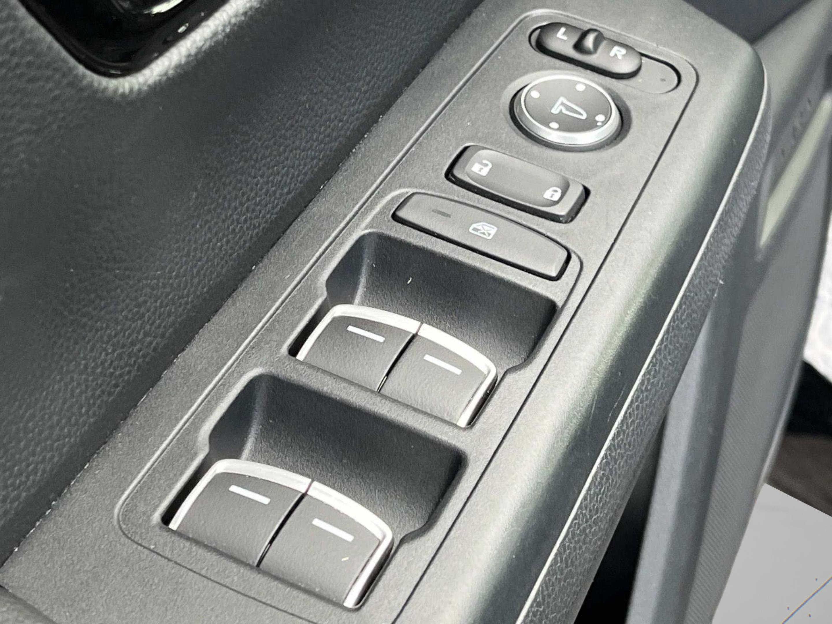 Used 2023 Honda CR-V EX-L image 29