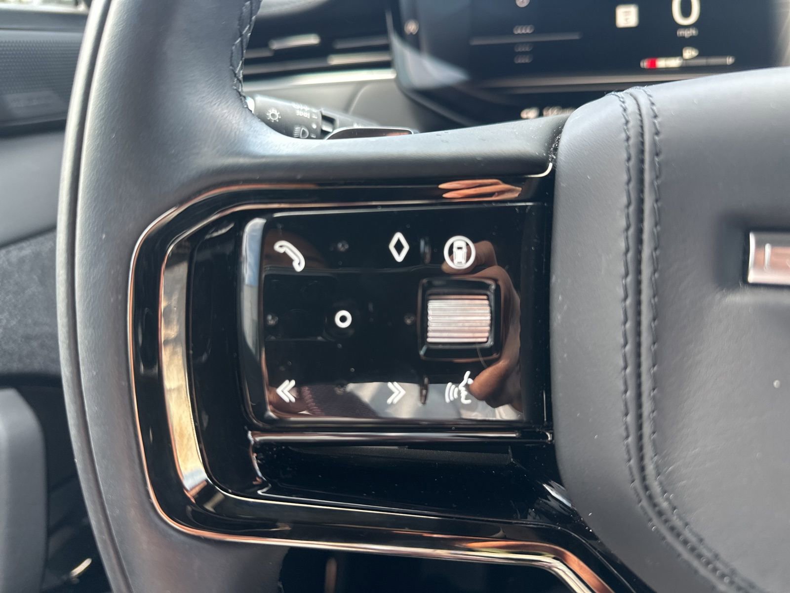 Certified 2025 Land Rover Range Rover Sport Dynamic SE AWD/4WD image 28