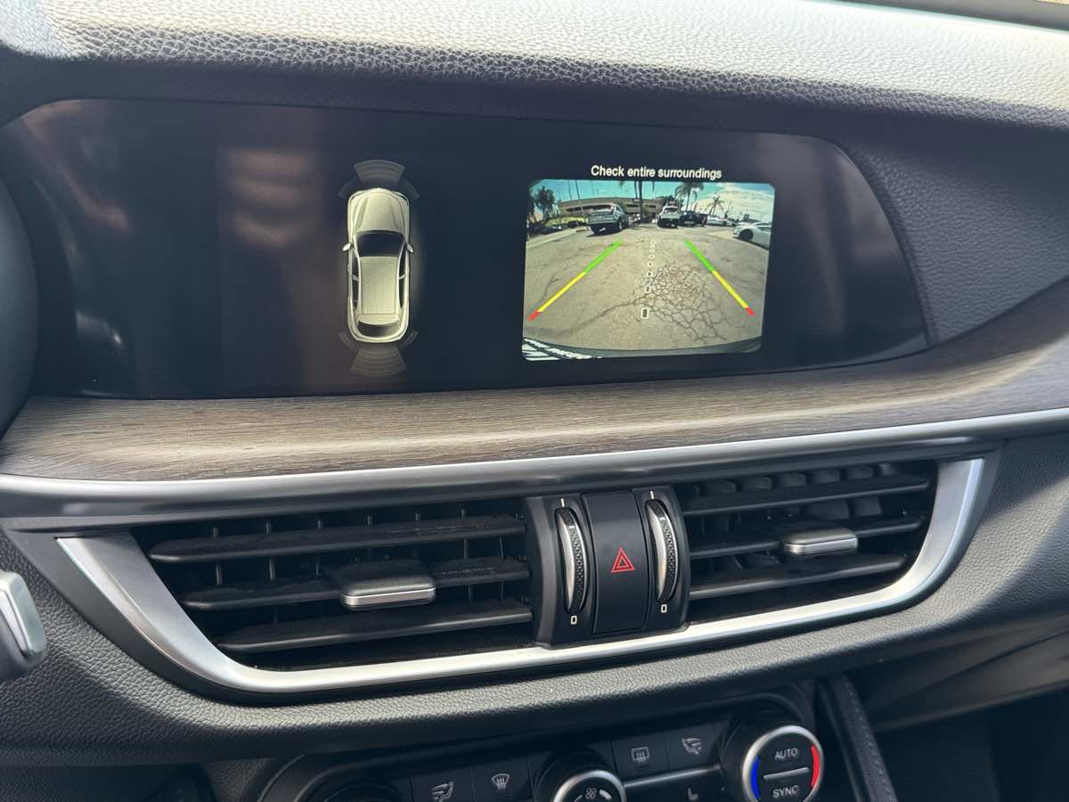 Used 2018 Alfa Romeo Stelvio Ti image 34