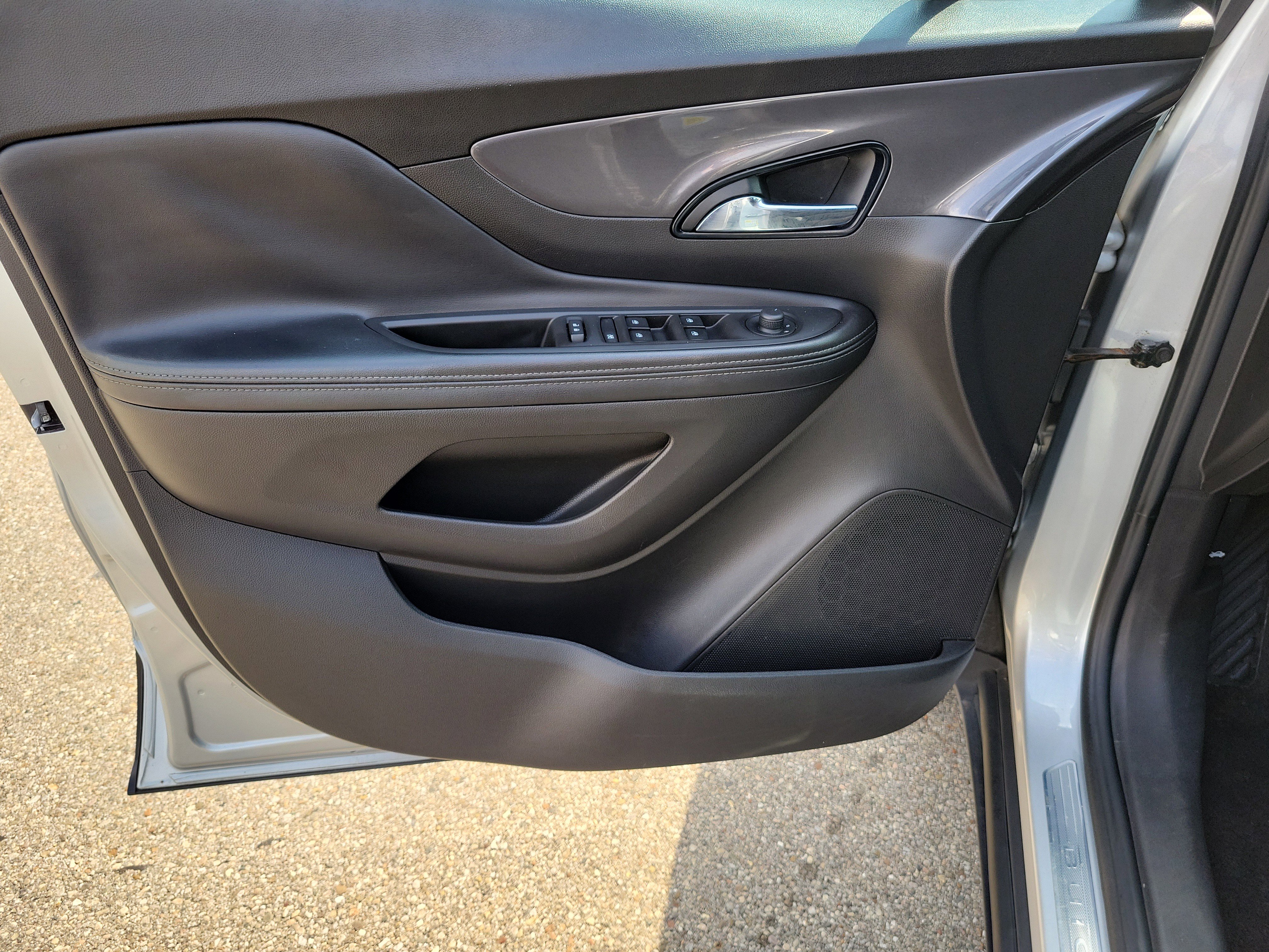 Used 2020 Buick Encore Preferred image 18