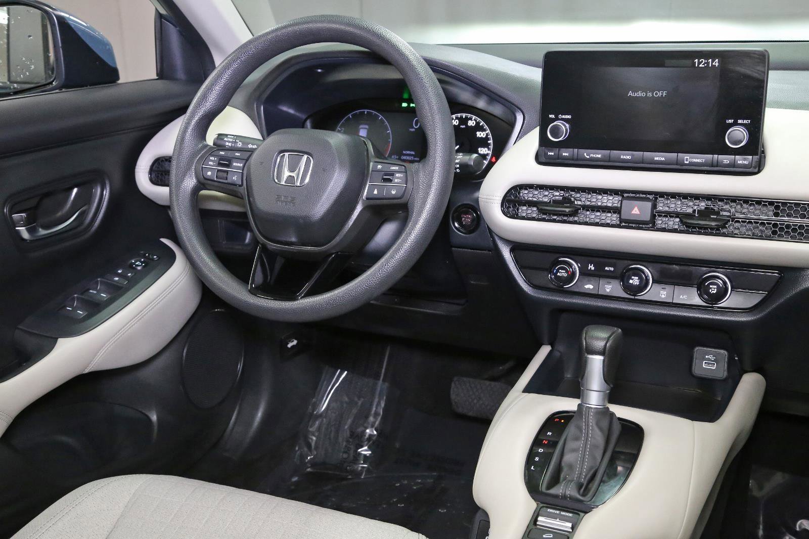 Certified 2023 Honda HR-V LX image 4