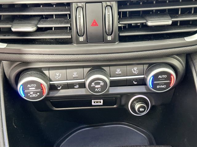 Used 2022 Alfa Romeo Giulia Ti image 15