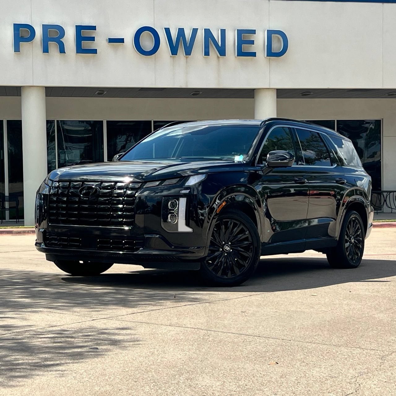 Used 2024 Hyundai Palisade Calligraphy AWD/4WD image 2