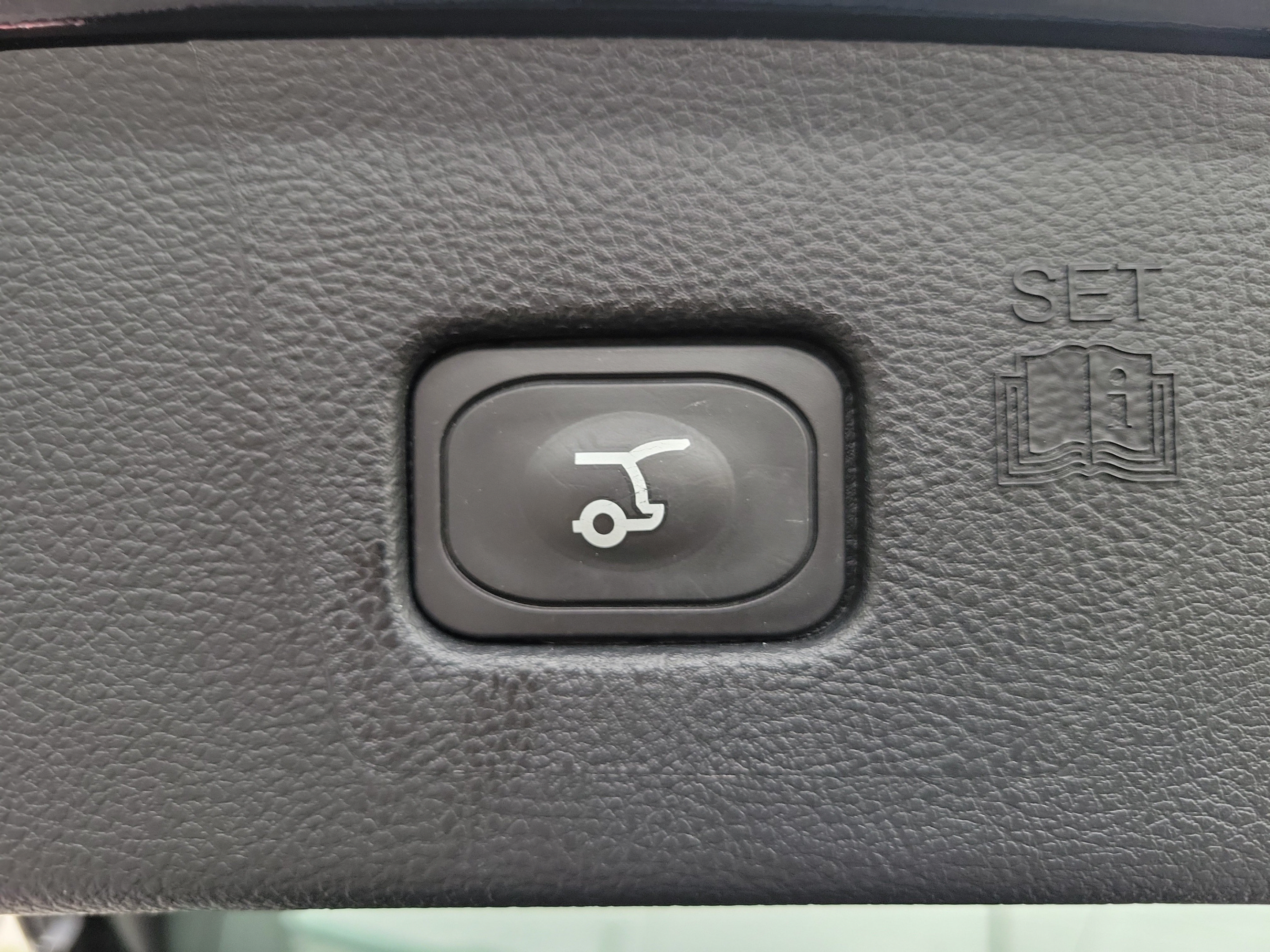 Used 2024 Ford Edge SEL w/ Convenience Package AWD/4WD image 8