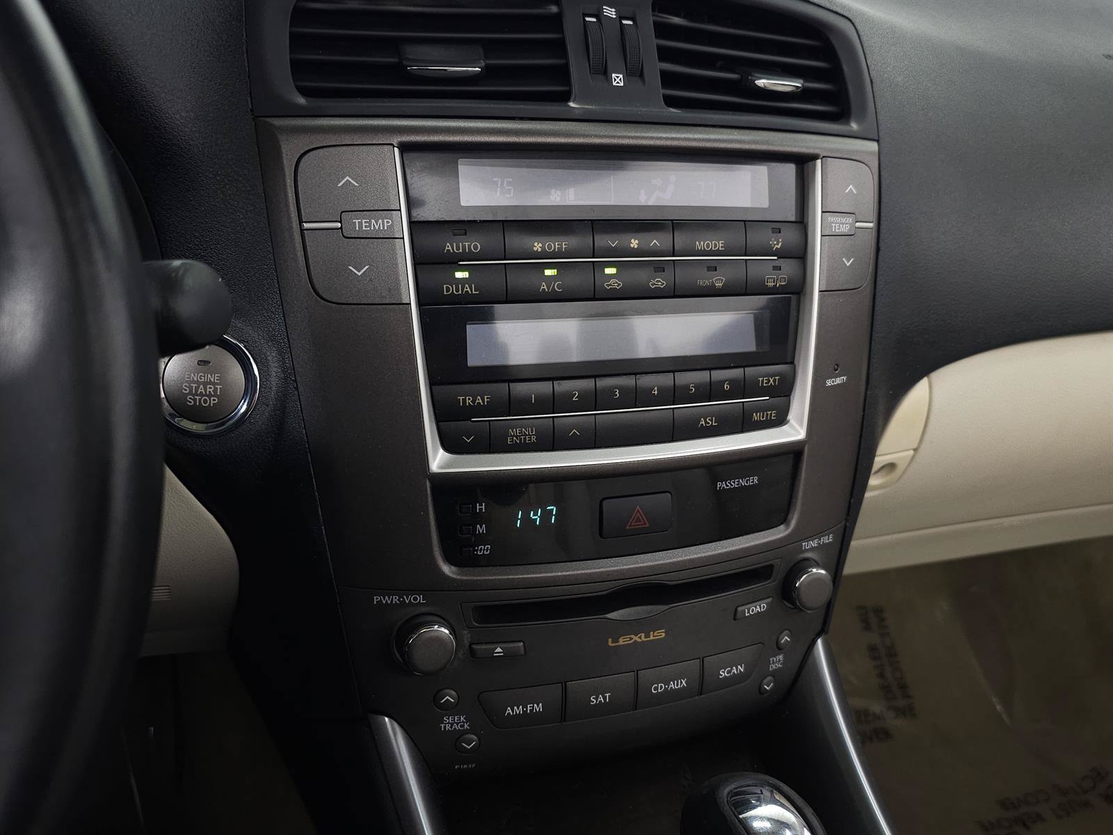Used 2010 Lexus IS 250C w/ Luxury Pkg RWD image 19