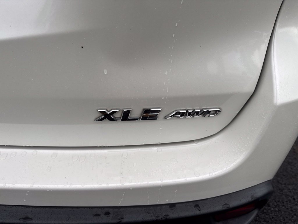 Certified 2019 Toyota Highlander XLE w/ Carpet Mat Package (TMS) AWD/4WD image 6