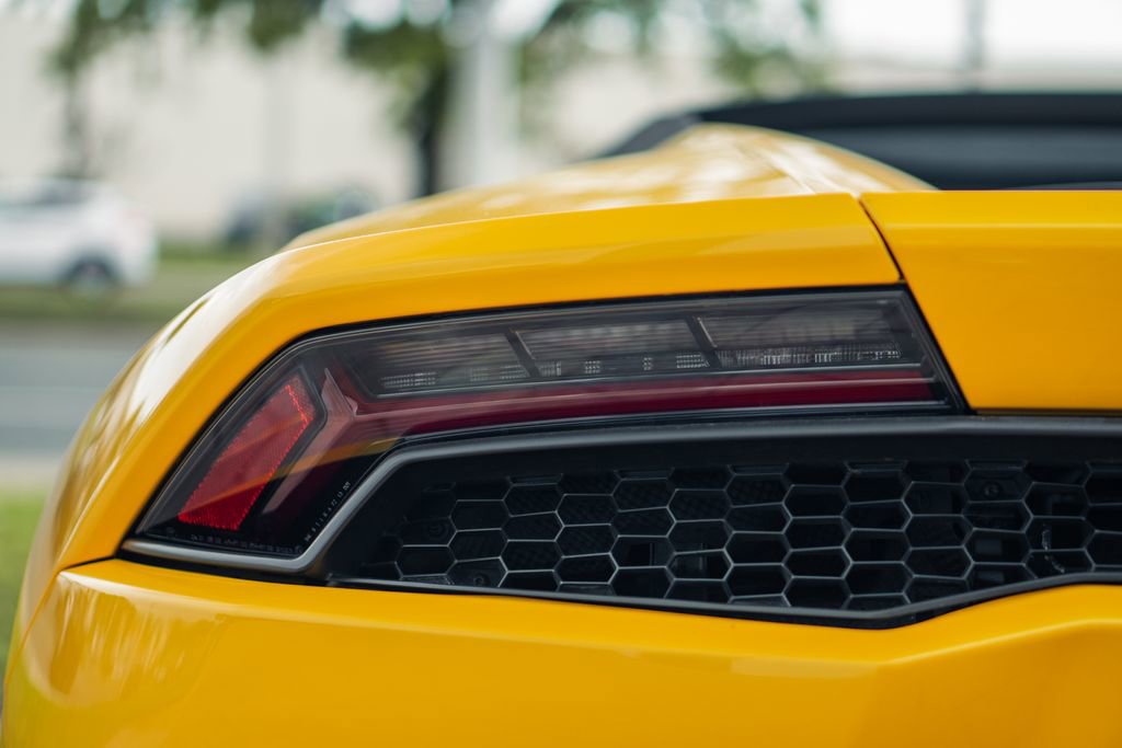 Used 2016 Lamborghini Huracan LP 610-4 image 12