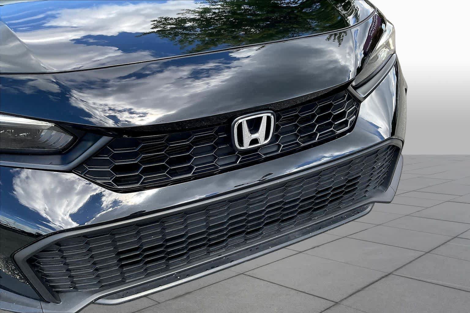 Used 2025 Honda Civic Sport image 29