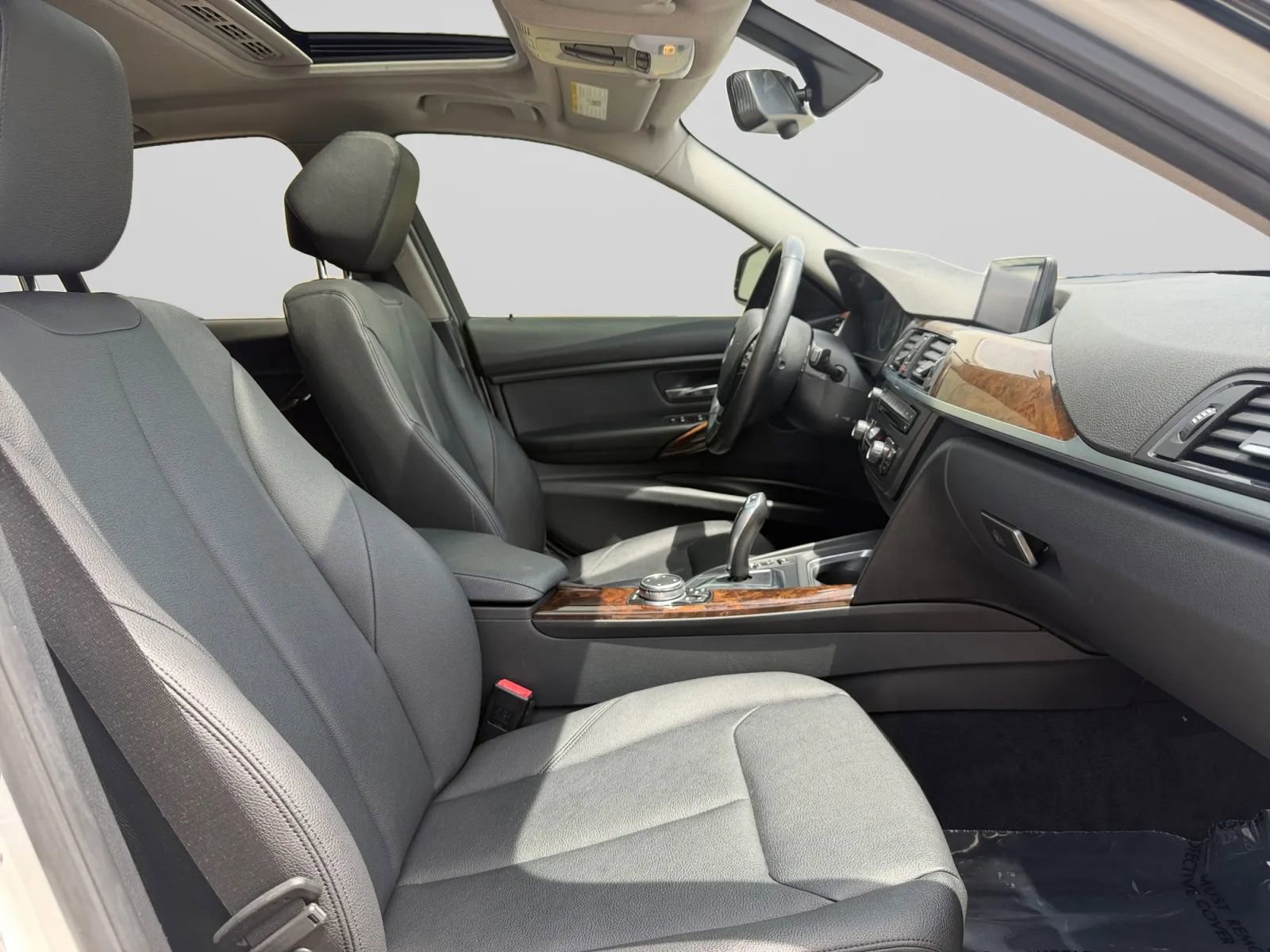 Used 2015 BMW 320i Sedan RWD image 35