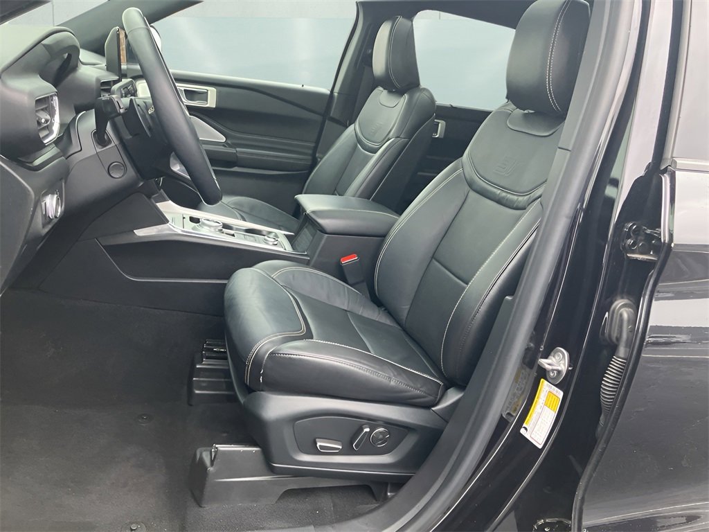 Used 2020 Ford Explorer ST w/ Premium Technology Package image 11