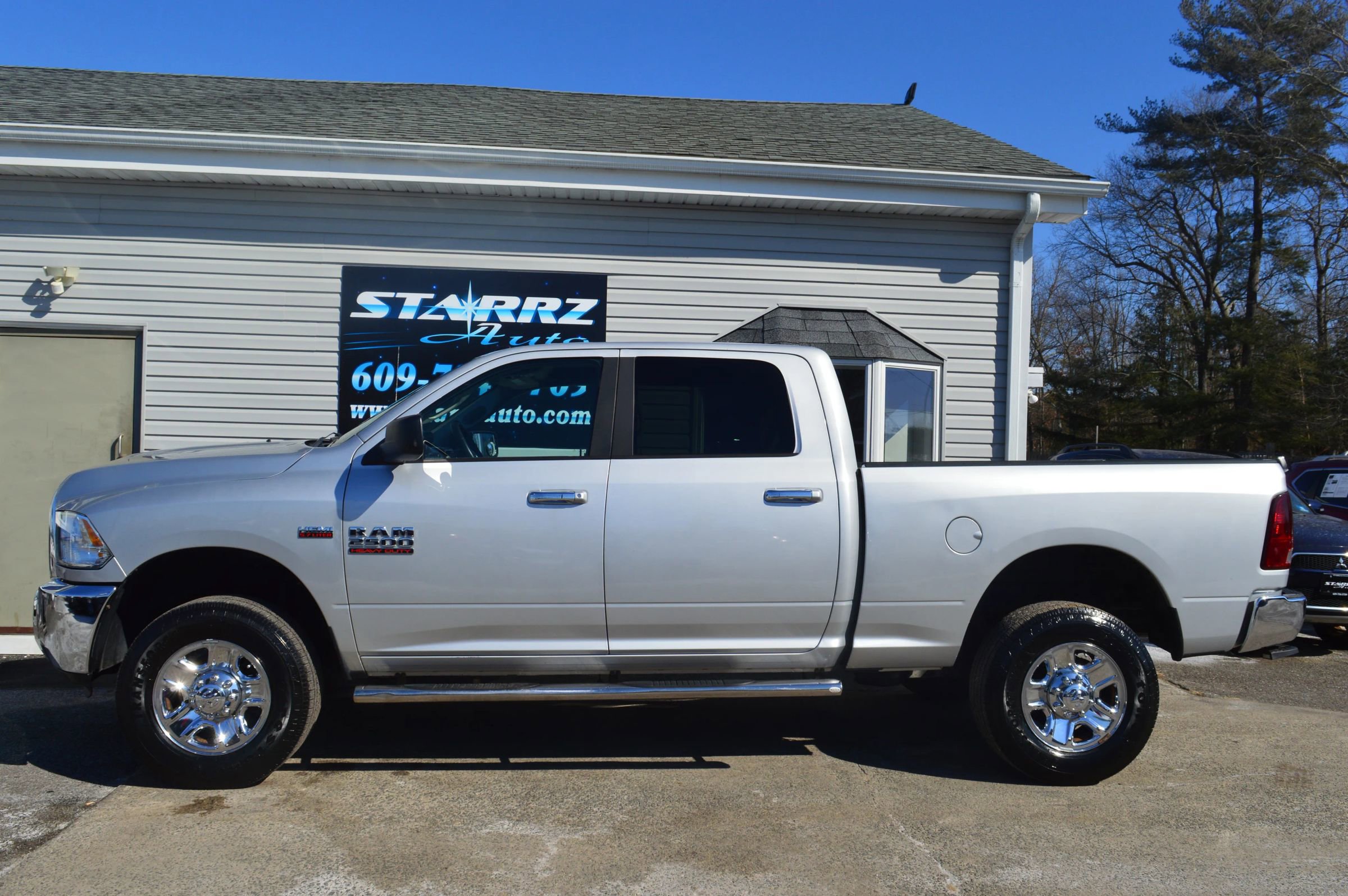 Used 2017 RAM 2500 SLT image 2