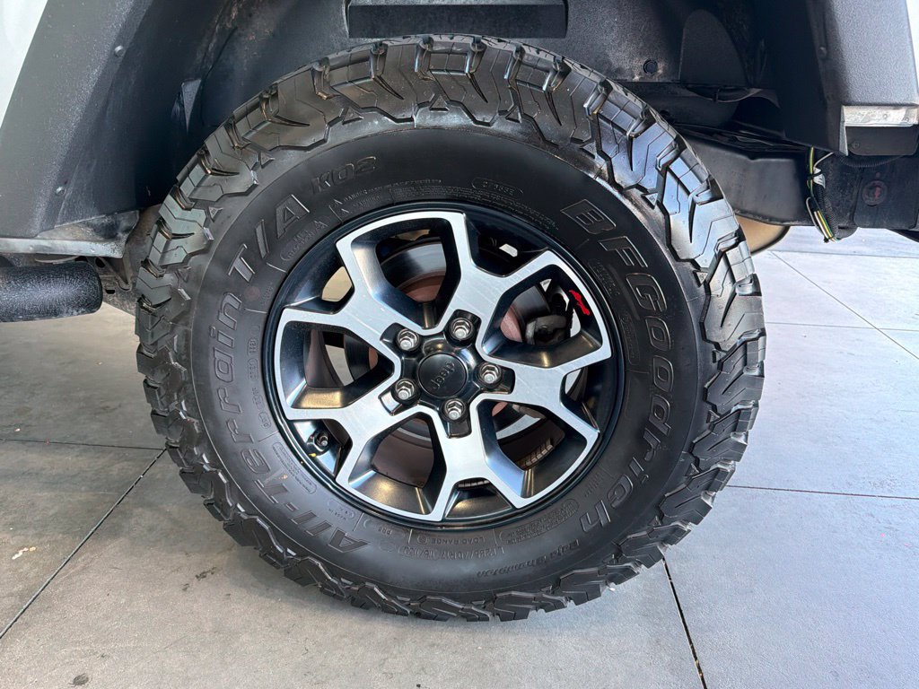 Used 2014 Jeep Wrangler Rubicon w/ Power Convenience Group AWD/4WD image 16