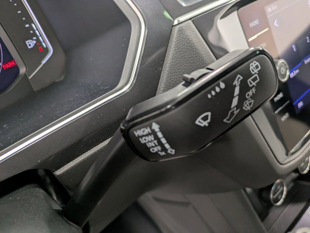 Certified 2021 Volkswagen Tiguan SEL image 20