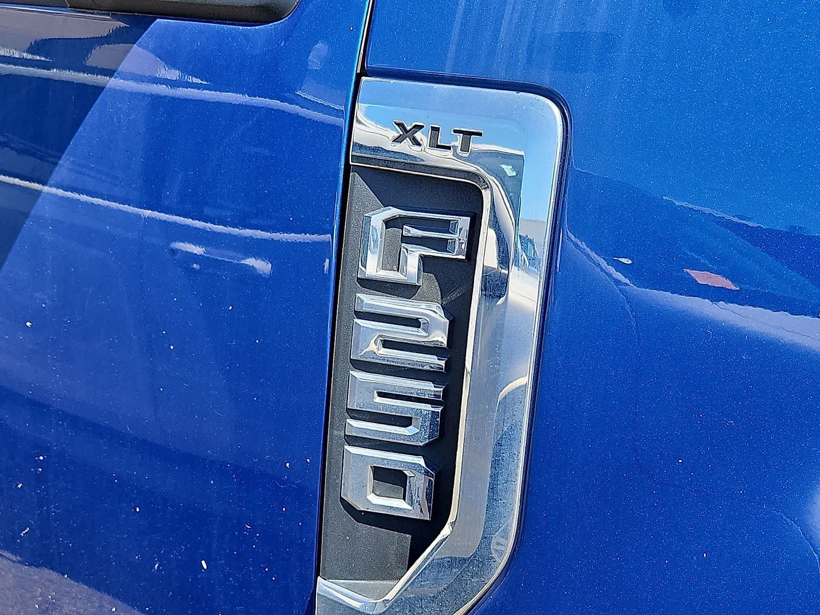 Used 2022 Ford F250 XLT w/ XLT Premium Package AWD/4WD image 3
