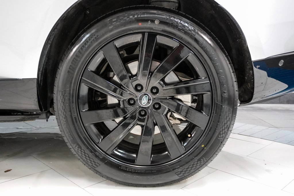 Used 2023 Land Rover Range Rover SE image 12