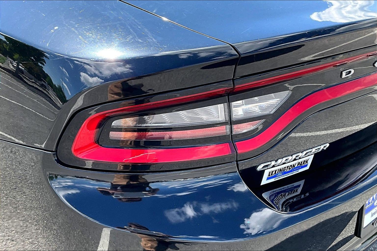 Used 2017 Dodge Charger SXT RWD image 22