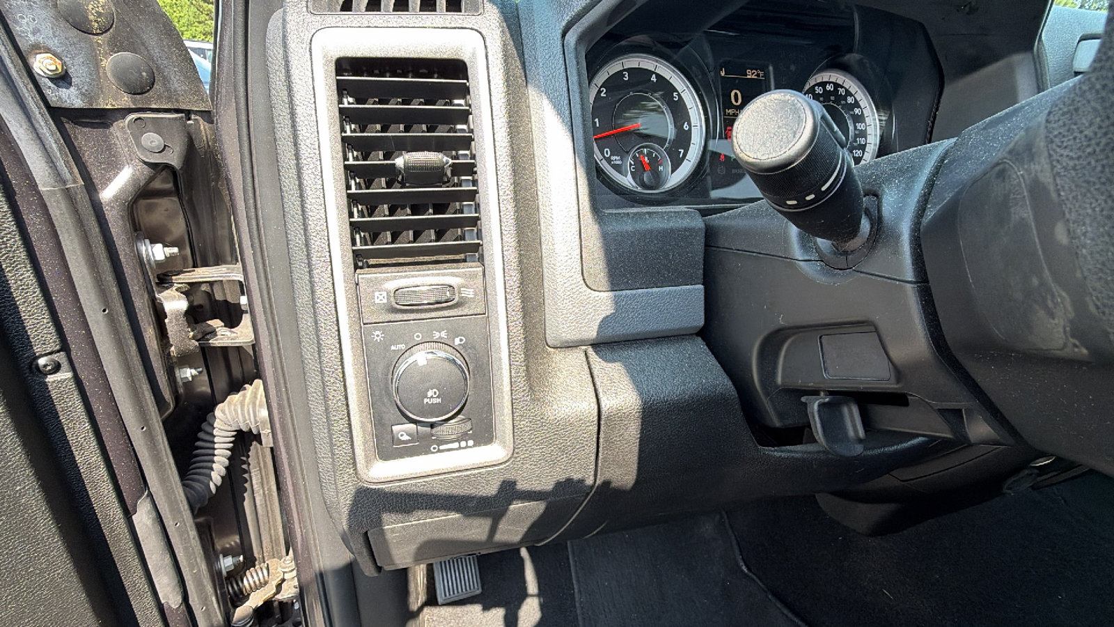 Used 2019 RAM 1500 Express AWD/4WD image 25