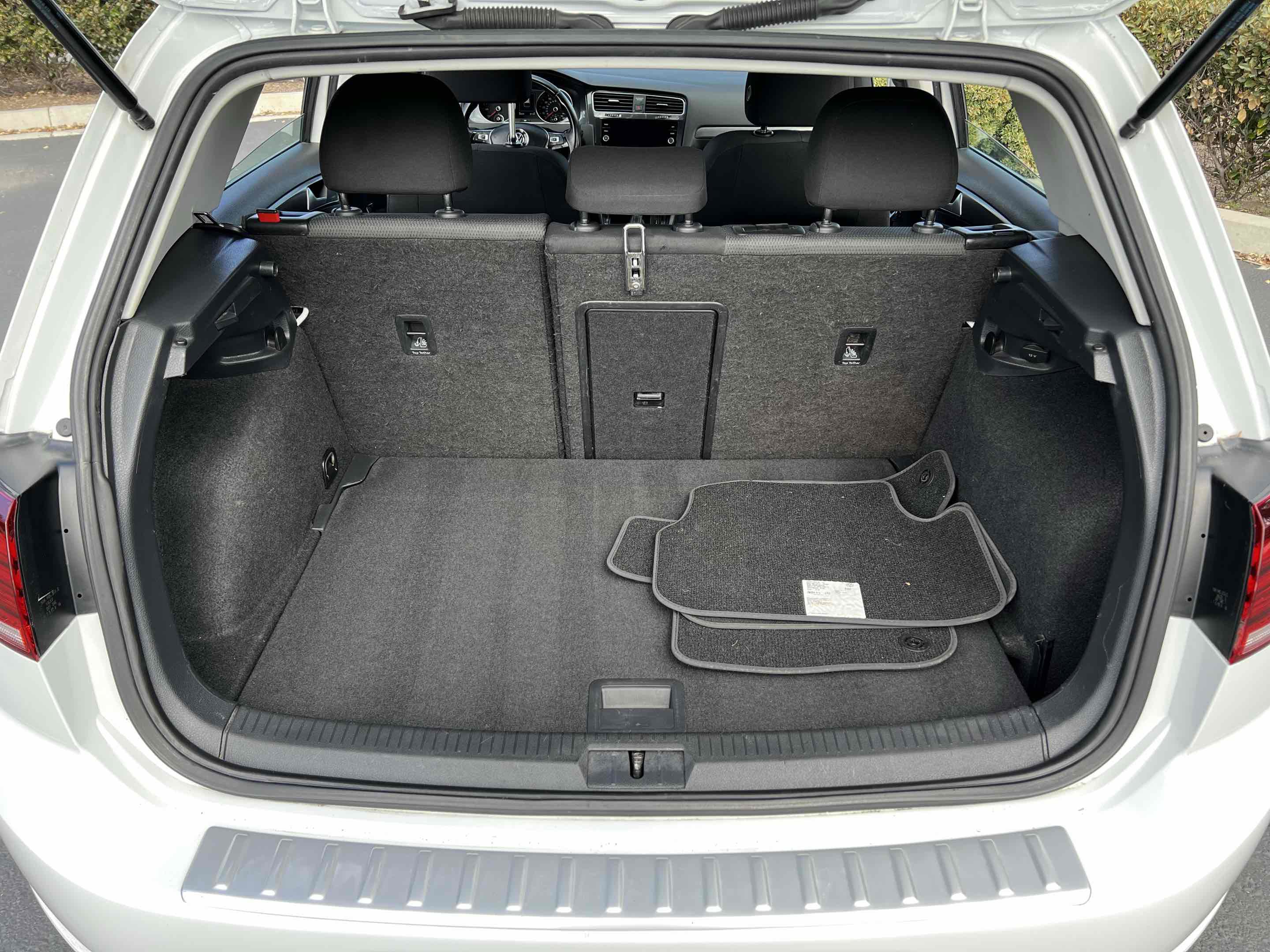 Used 2019 Volkswagen e-Golf SE w/ Driver Assistance Package image 69