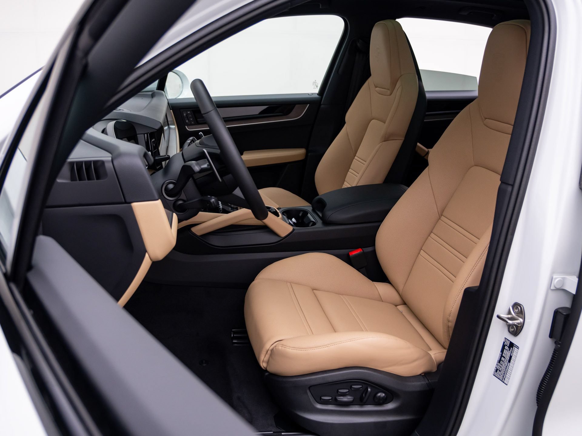 New 2026 Porsche Cayenne AWD/4WD image 5