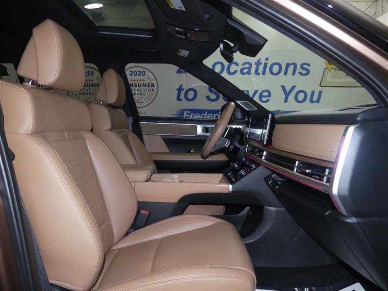 Used 2024 Hyundai Santa Fe Limited image 8