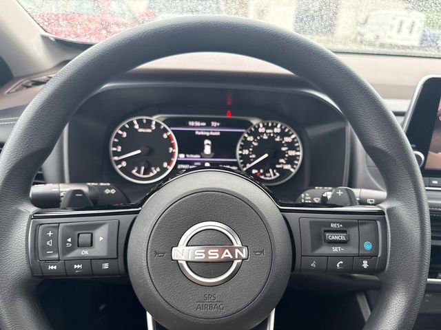Used 2023 Nissan Rogue SV image 27