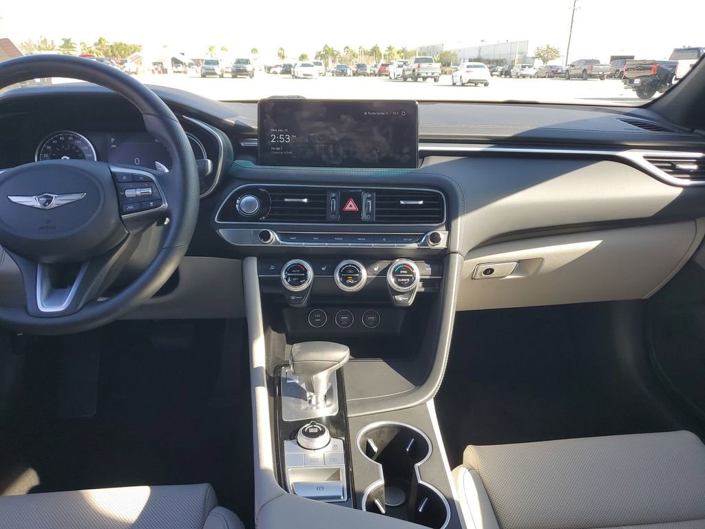 Used 2023 Genesis G70 2.0T image 10