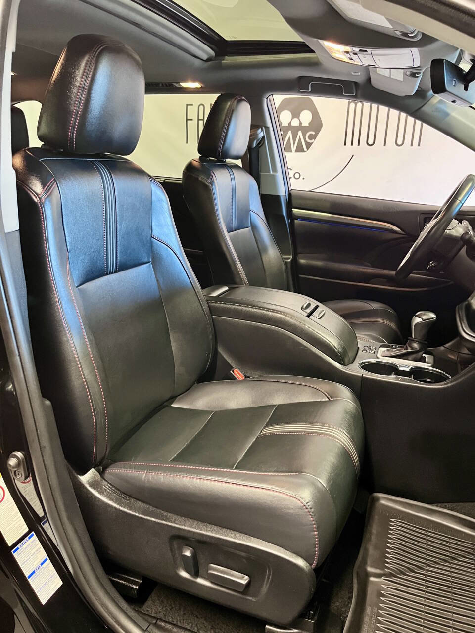 Used 2019 Toyota Highlander SE AWD/4WD image 22