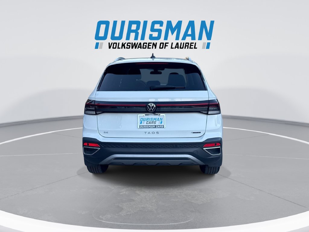 Used 2025 Volkswagen Taos SE w/ Panoramic Sunroof Package AWD/4WD image 7