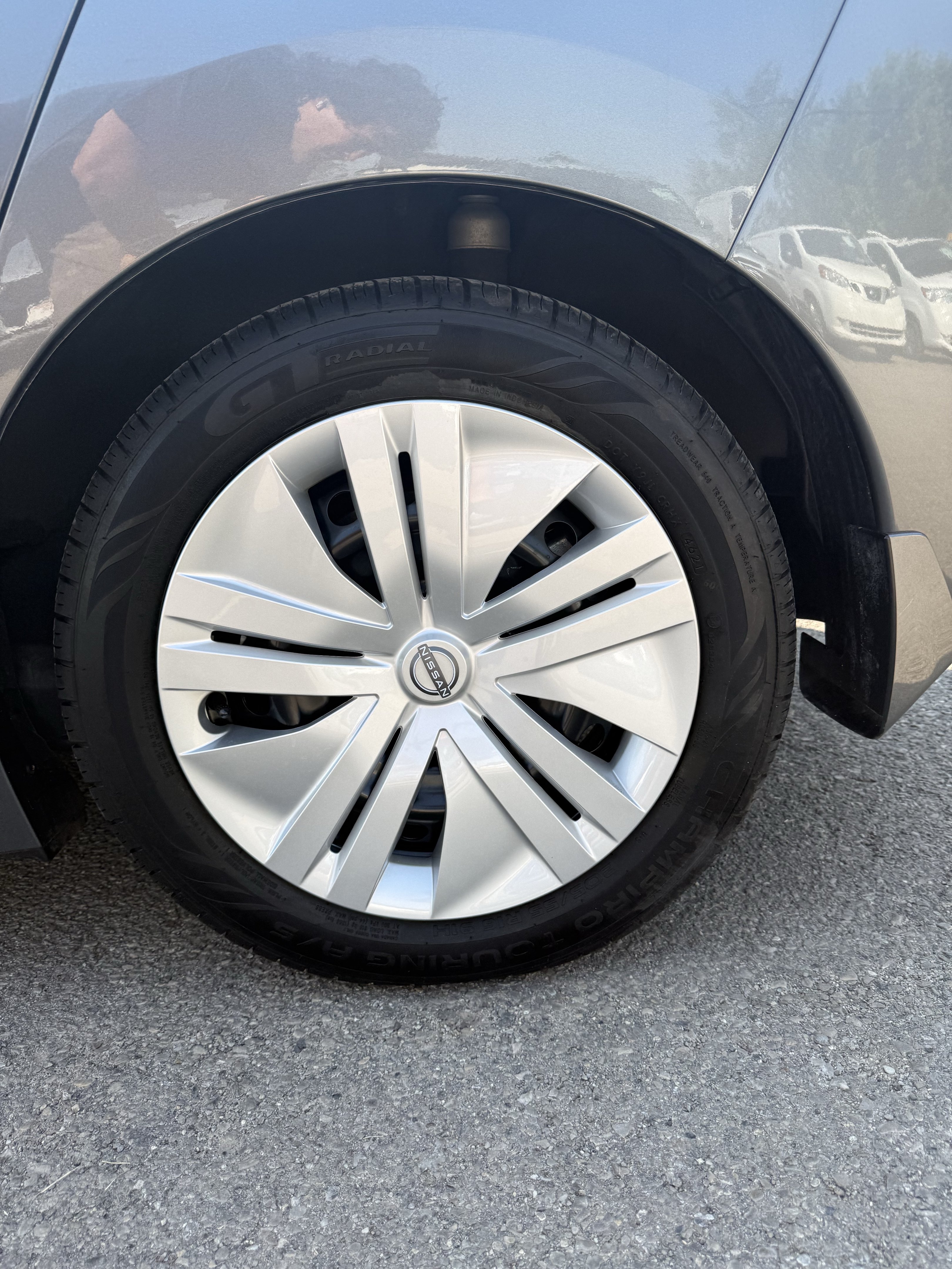Used 2025 Nissan Leaf S FWD image 9