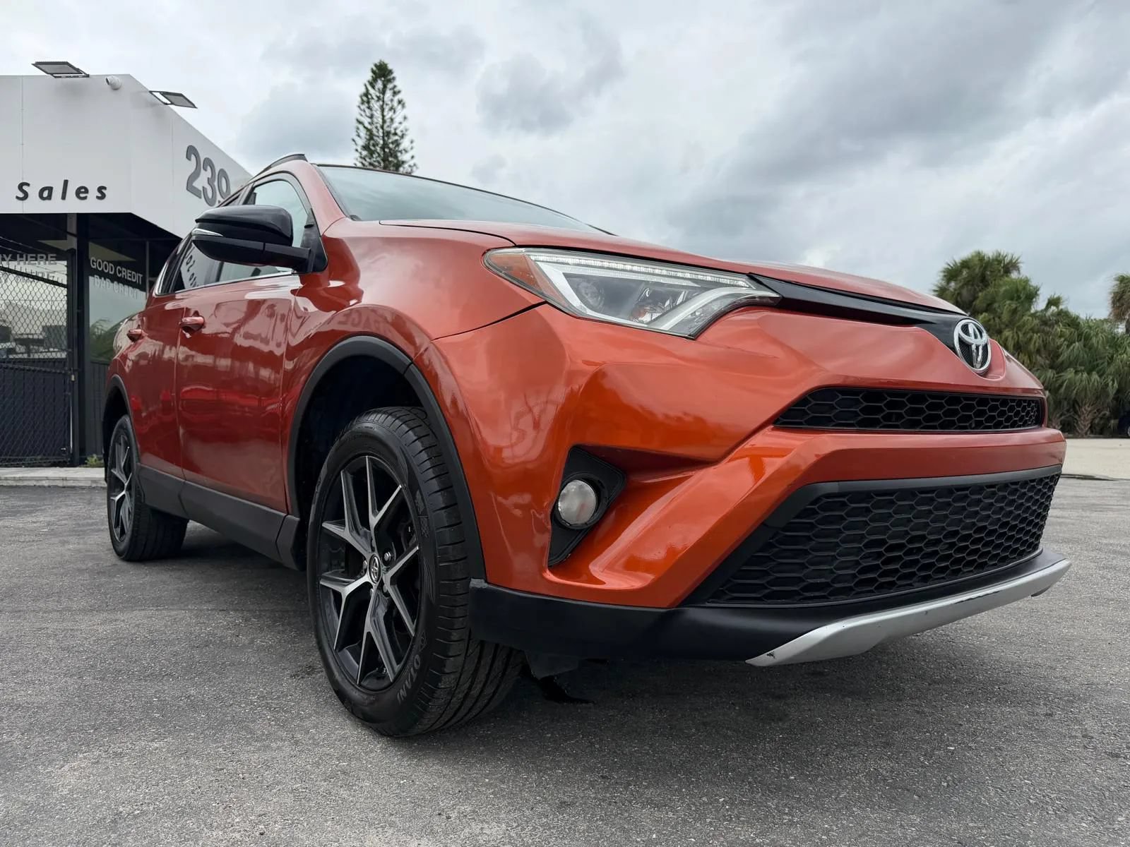 Used 2016 Toyota RAV4 SE FWD image 35