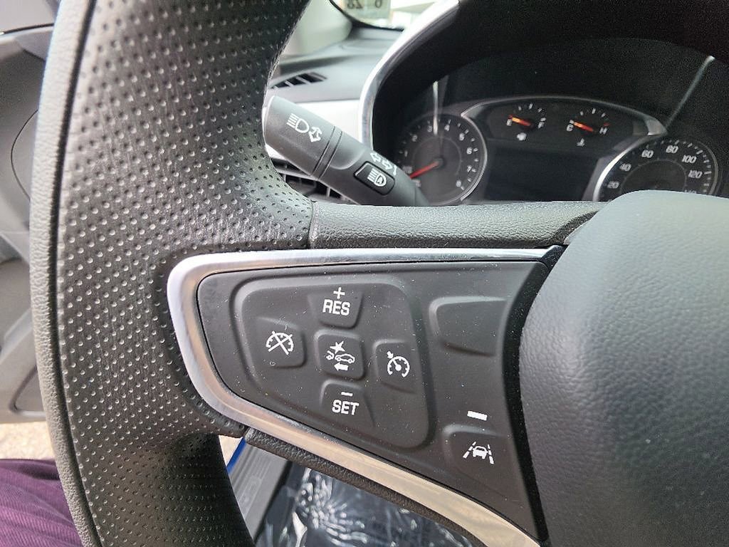 Used 2023 Chevrolet Equinox LS w/ LS Convenience Package AWD/4WD image 11