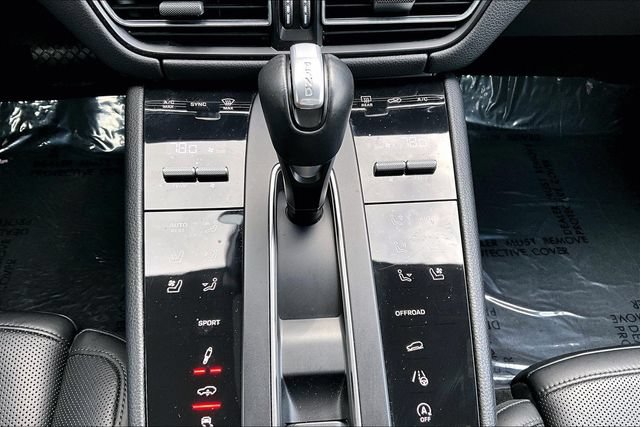 Used 2024 Porsche Macan GTS AWD/4WD image 18