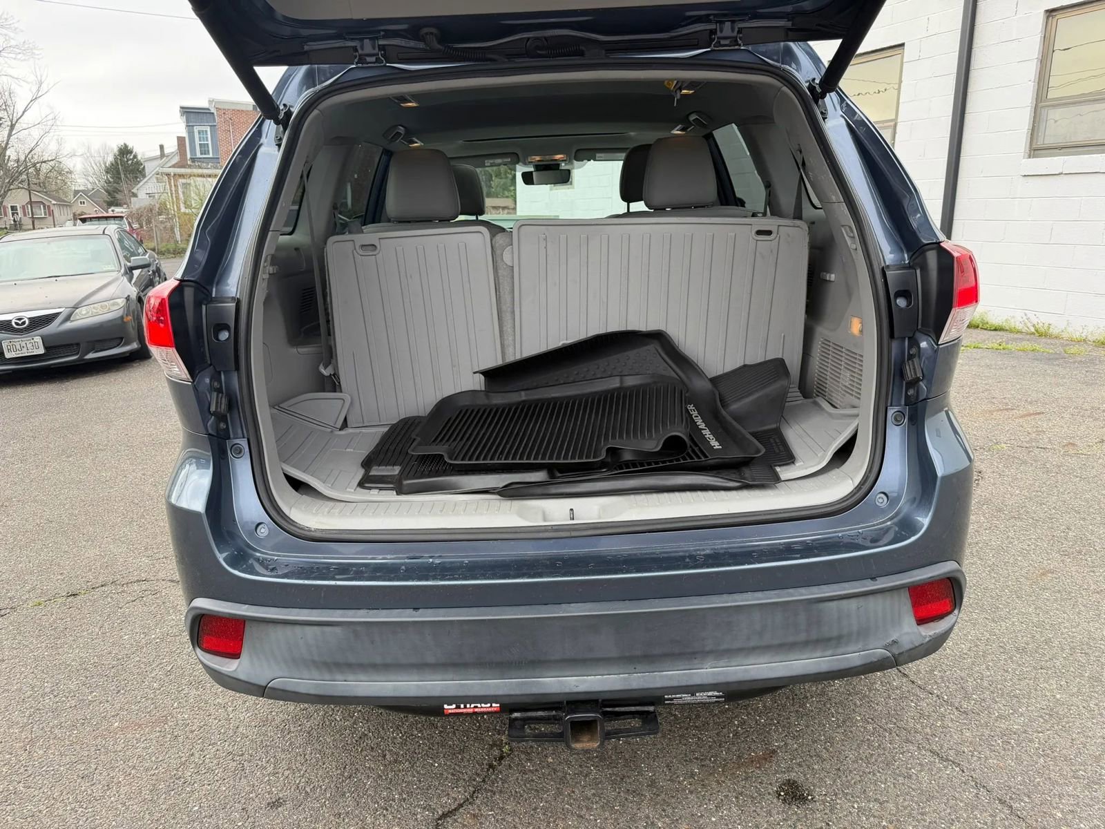 Used 2019 Toyota Highlander XLE AWD/4WD image 12