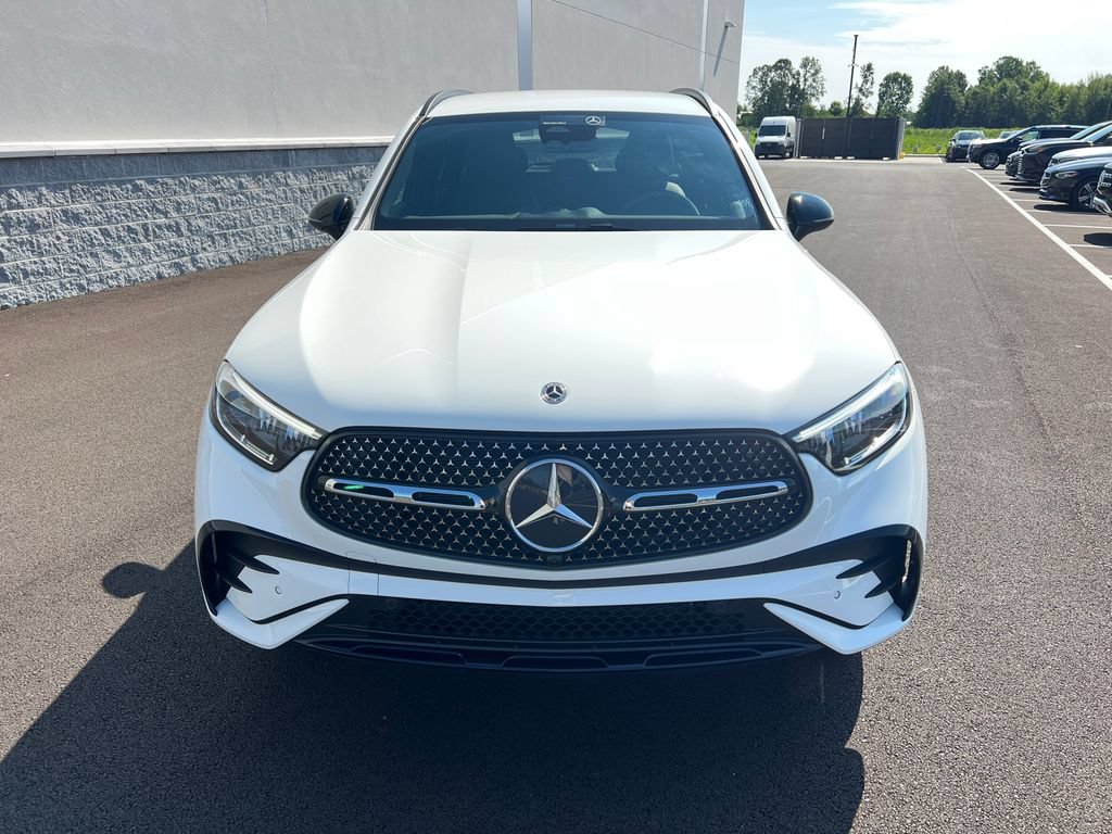 Used 2025 Mercedes-Benz GLC 300 4MATIC w/ AMG Line image 3