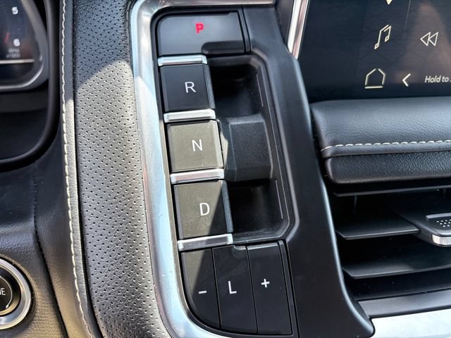 Used 2023 GMC Yukon SLT w/ SLT Premium Package AWD/4WD image 17
