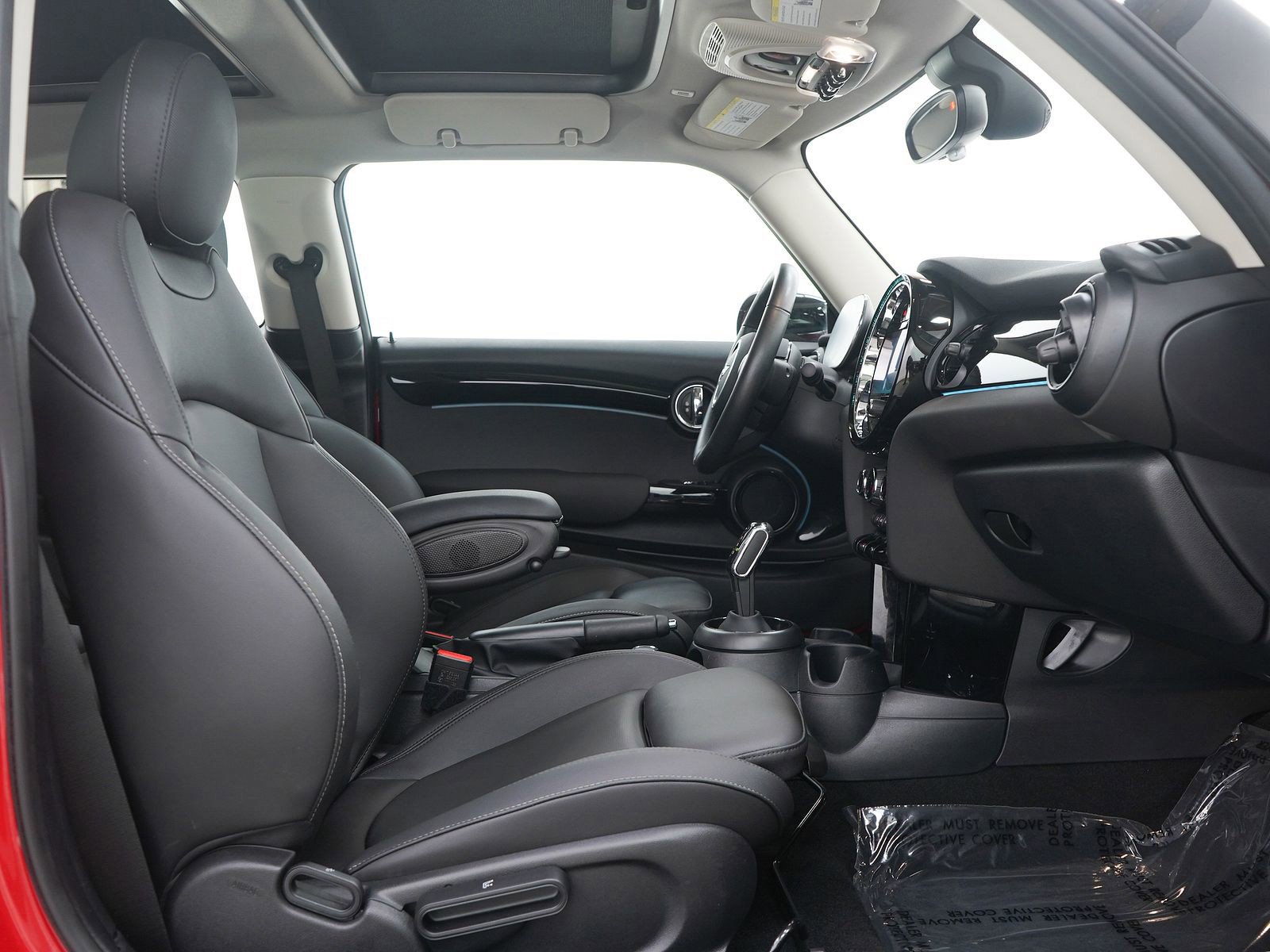 Used 2024 MINI Cooper 2-Door Hardtop image 12