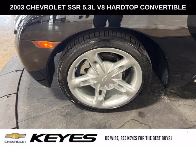 Used 2003 Chevrolet SSR w/ Preferred Equipment Group RWD image 29