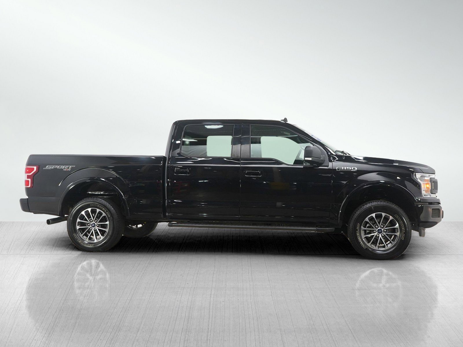 Used 2019 Ford F150 XLT w/ Equipment Group 302A Luxury AWD/4WD image 6