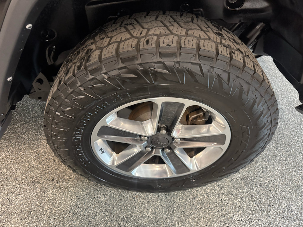 Used 2022 Jeep Wrangler Unlimited Sahara AWD/4WD image 14